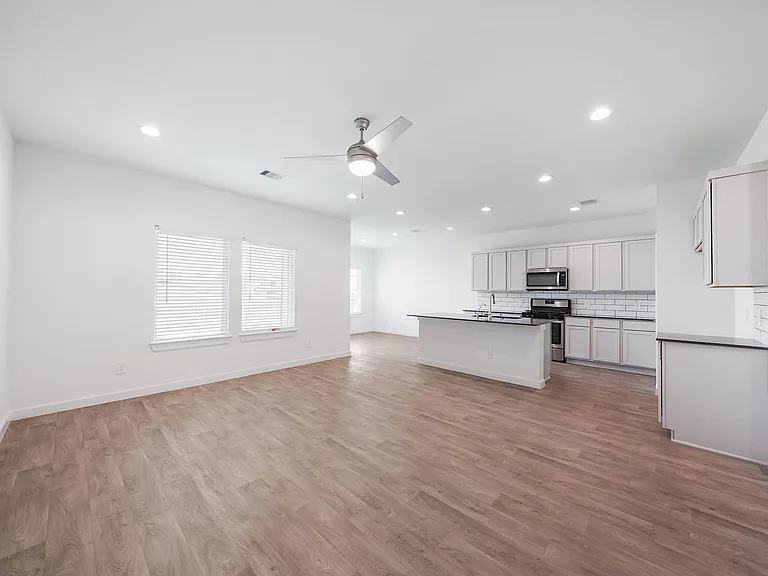 14206 Wonder Lake Ln — Photo 2