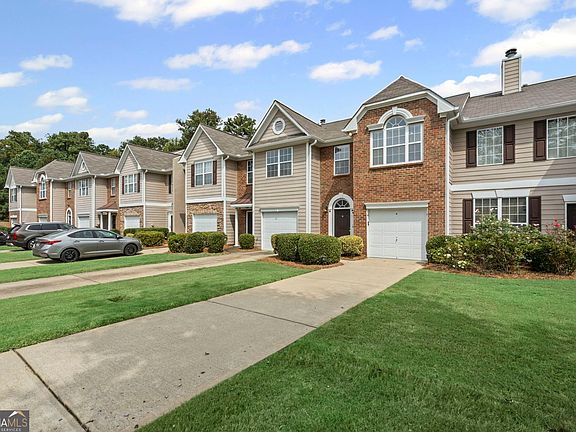 2nd image of 172 Oak Green Dr