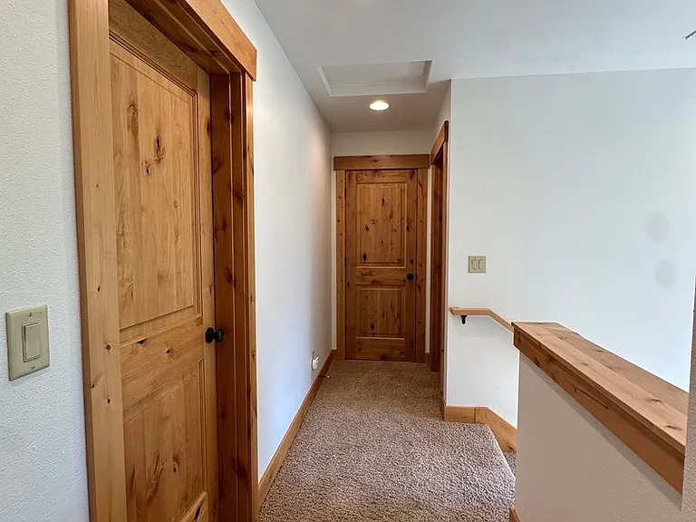 115 NW Mount Washington Dr — Photo 21