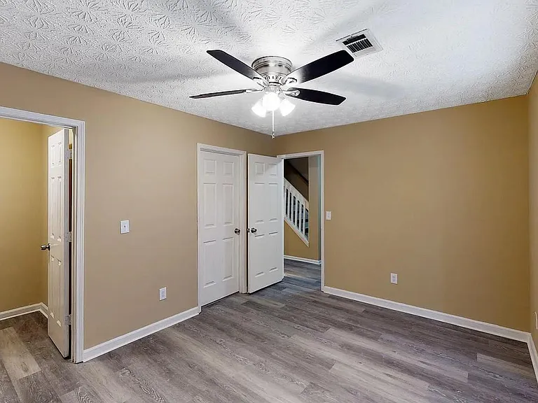 1011 Travelers Trl NW — Photo 9