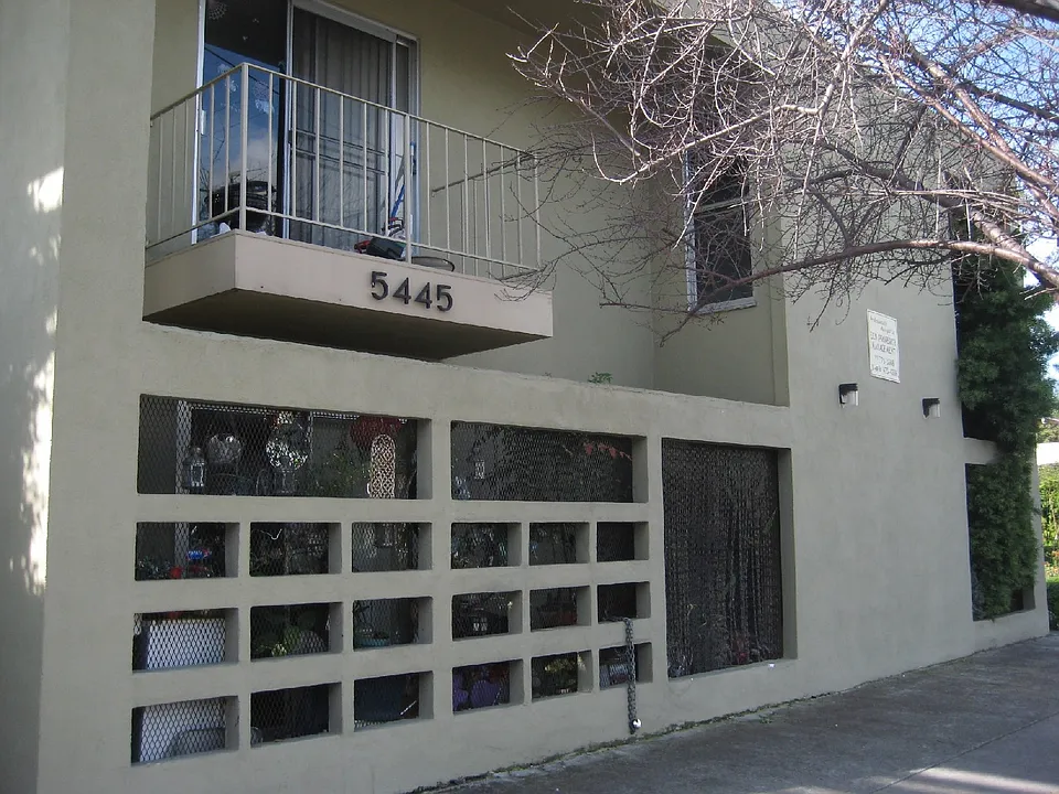 5445 Vicente Way Apartments
