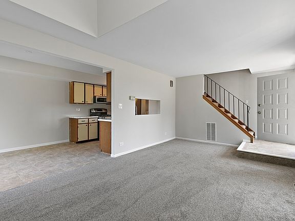 5th image of 396 Wisteria Dr