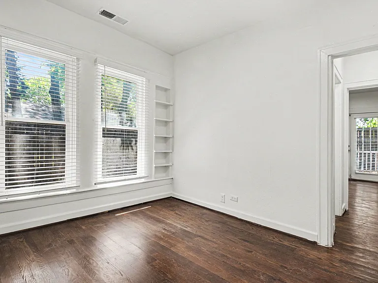 915 Annex Ave — Photo 9