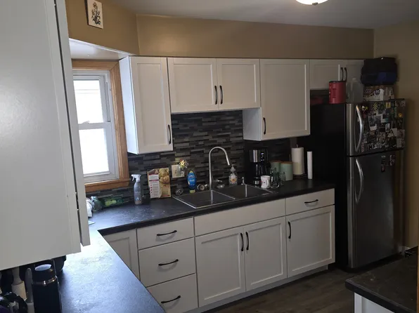 2017 7th St N, Fargo, ND 58102