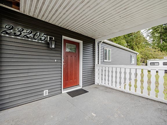 5th image of 23205 Calvin Cres #5