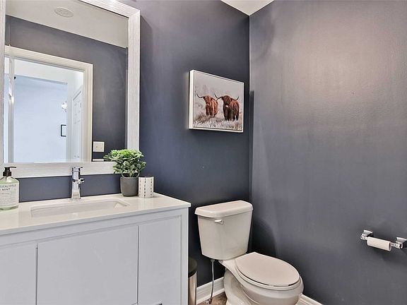 4th image of 13 Brockville St #1