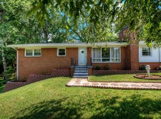 2206 Ridgefield Dr, Johnson City, TN 37601