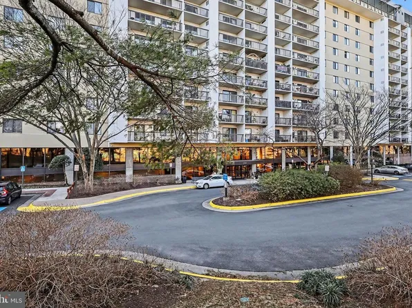 3800 Powell Ln APT 920, Falls Church, VA 22041