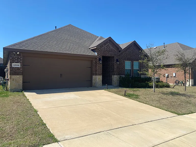 4005 Waterford Dr — Photo 3