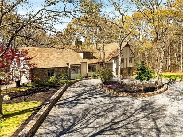 105 Rock Odundee Rd, Dartmouth, MA 02748