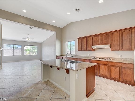 2nd image of 8112 Chestnut Hollow Ave