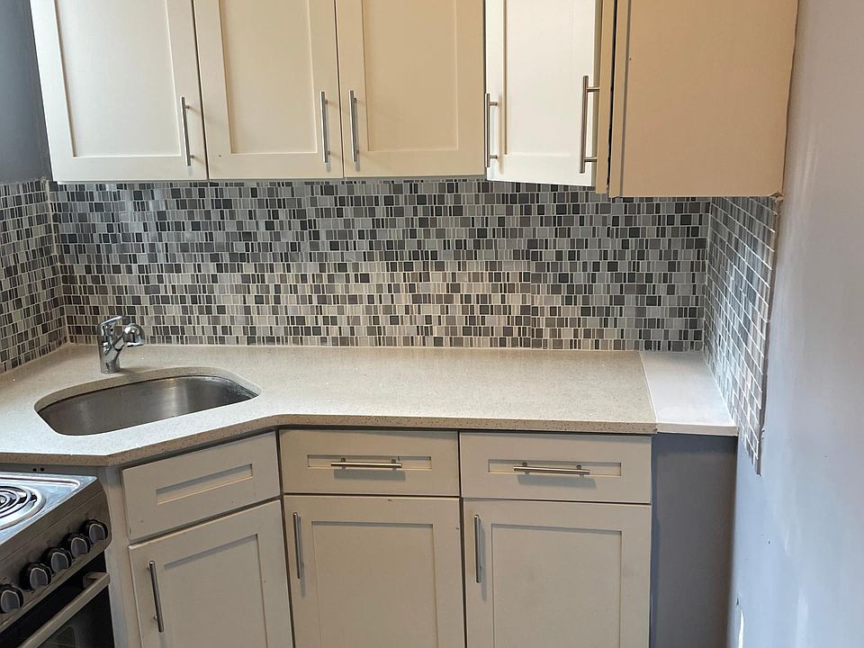 1st image of 1302 W Wishart St #1