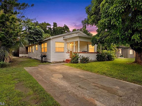 2nd image of 1718 Sunset Pl