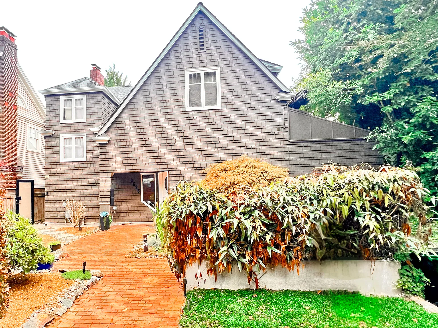 3 bed, 1.5 bath, 3600 sqft, $5,300 — Photo 2