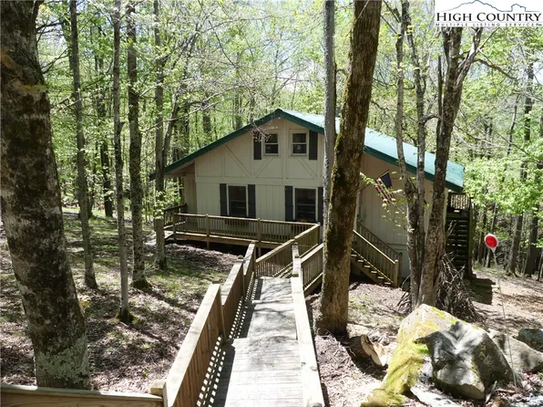 802 Charter Hills Road, Beech Mountain, NC 28604