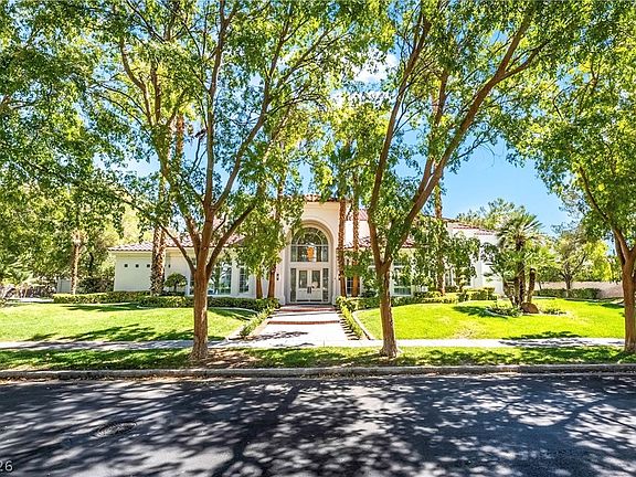 5th image of 2202 Chatsworth Ct