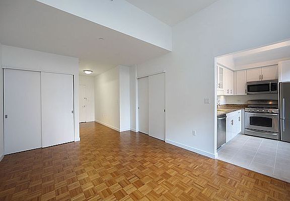 5th image of 33 W End Ave APT 10b