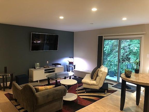 5th image of 10644 Weymouth St APT 202