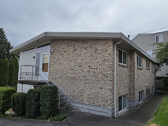 2nd image of 11324 25th Ave NE APT A