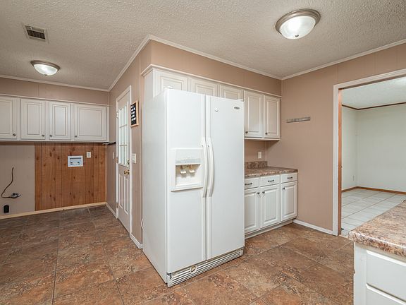 3rd image of 36 Anderson Grove Rd