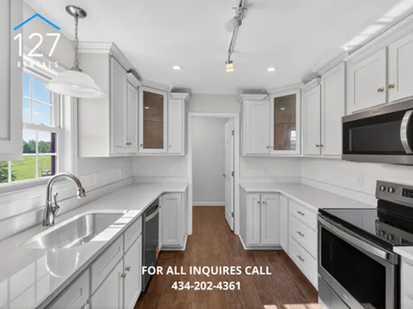 Beautiful 3 bedroom 2.5 bath!, 1023 Ferret Dr, Goode, VA 24556