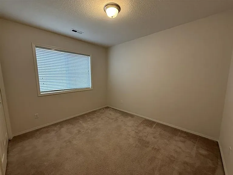 12556 NW Brimpton Ct — Photo 16