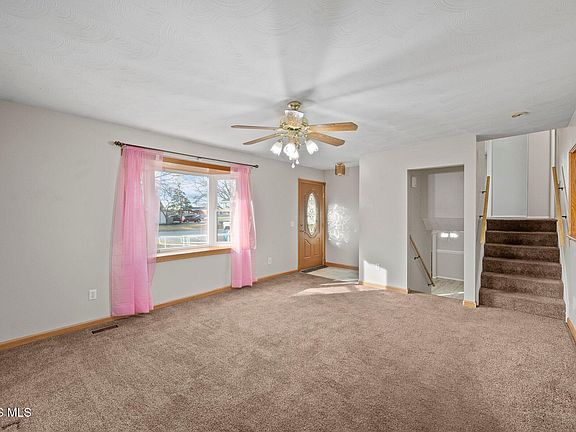 3rd image of 7426 Starcrest Rd