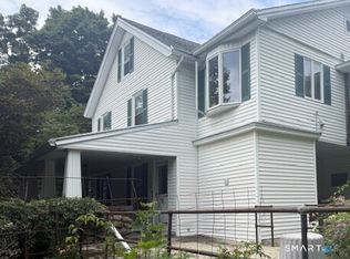 54 Beacon Manor Rd, Naugatuck, CT 06770