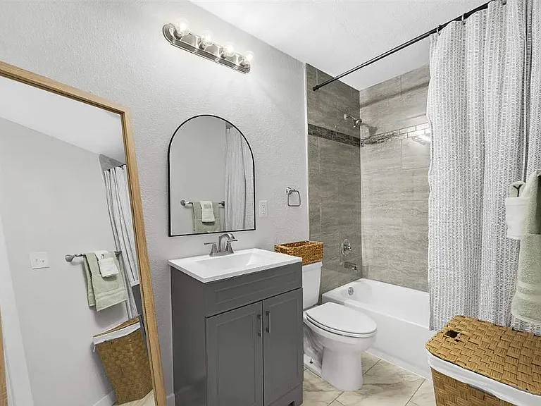 2115 NW Pollard Ave — Photo 5
