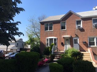 16601 71st Ave, Fresh Meadows, NY 11365