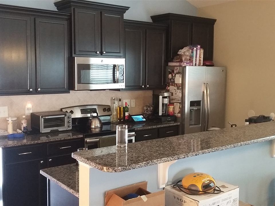 2nd image of 601 Hunters Ridge Way