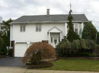 2781 Riverside Dr, Wantagh, NY 11793