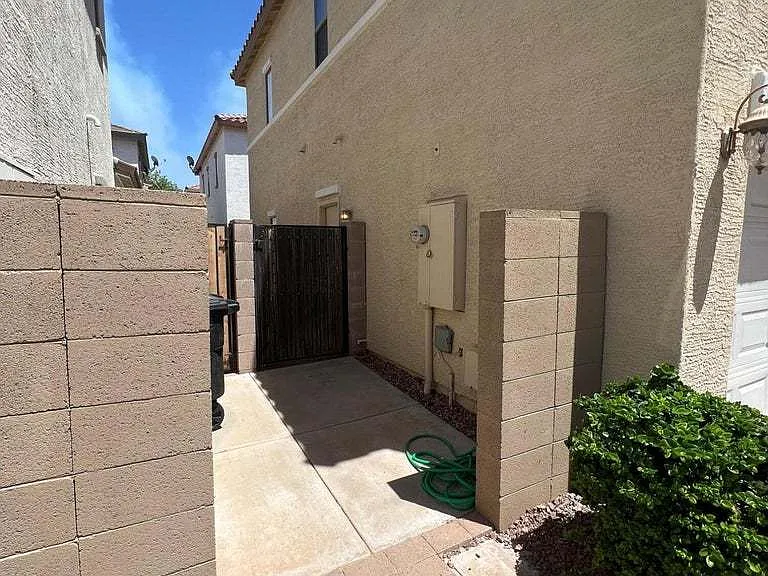 4661 E Laurel Ave — Photo 24