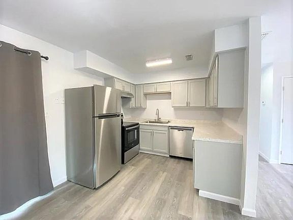 2nd image of 2800 Muir St #2800