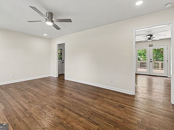 3rd image of 2884 Ben Hill Rd