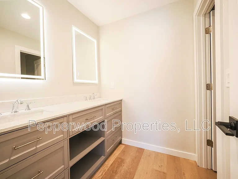 933 Ansel St — Photo 8