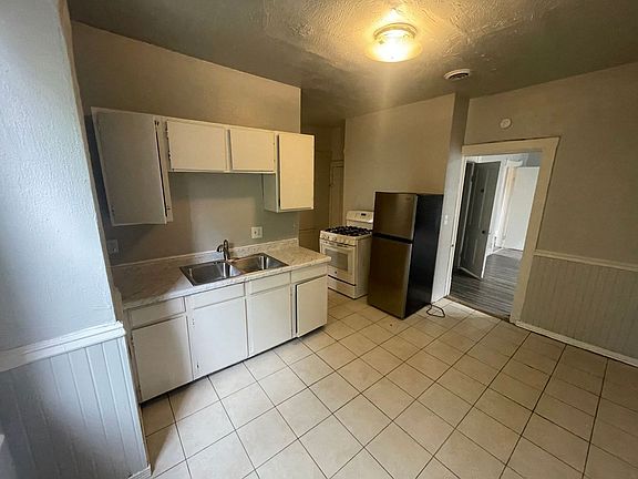 5th image of 2421 S 5th Pl #3