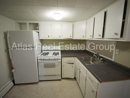 2nd image of 1221 N Downing St