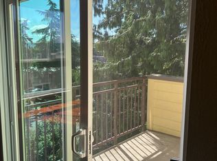 5844 NE 75th St #D301, Seattle, WA 98115