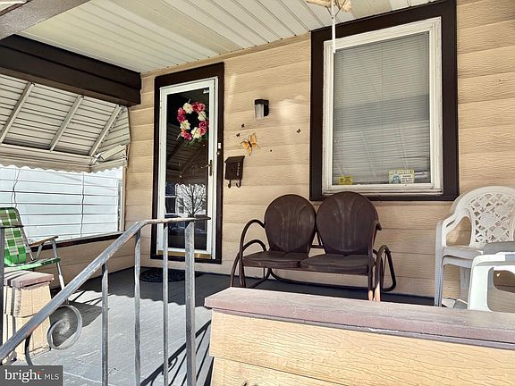 3rd image of 326 Tioga St