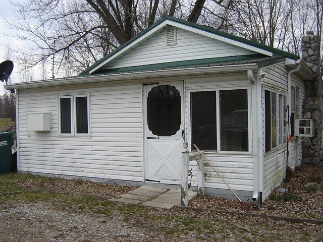 2nd image of 1845 W Fox Lake Rd