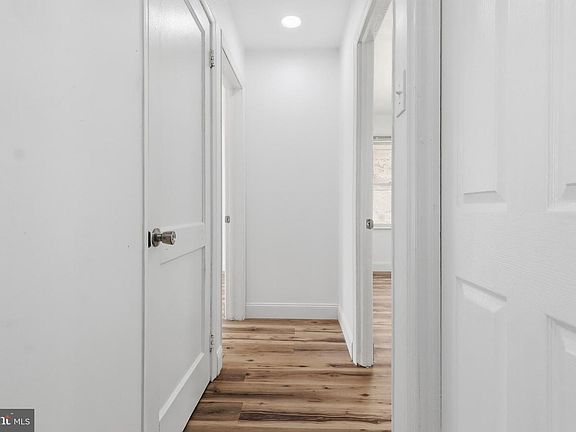 4th image of 393 S Albemarle St