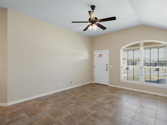 4th image of 523 Paseo Del Plata #B