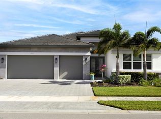 11607 Periwinkle Dr, Naples, FL 34120