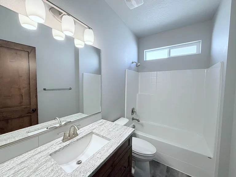 2141 N Wolfe Penn St — Photo 16