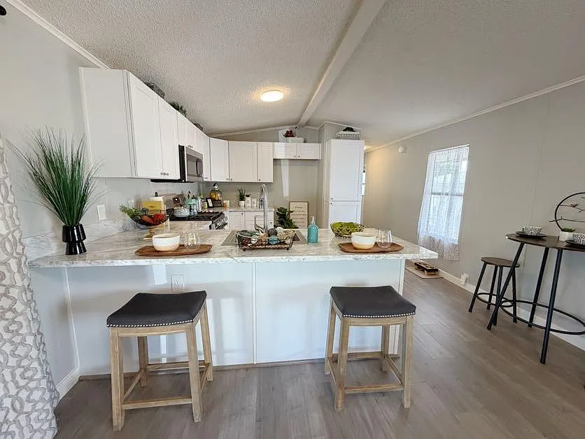 237 Majestic Ln photo 1