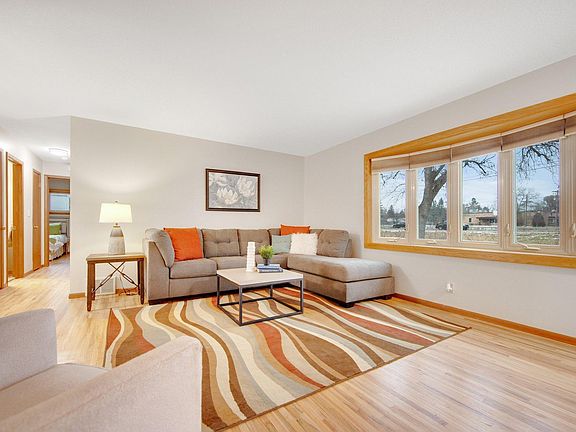 4th image of 6810 Brookview Dr NE