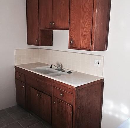 3rd image of 8343 Amigo Ave