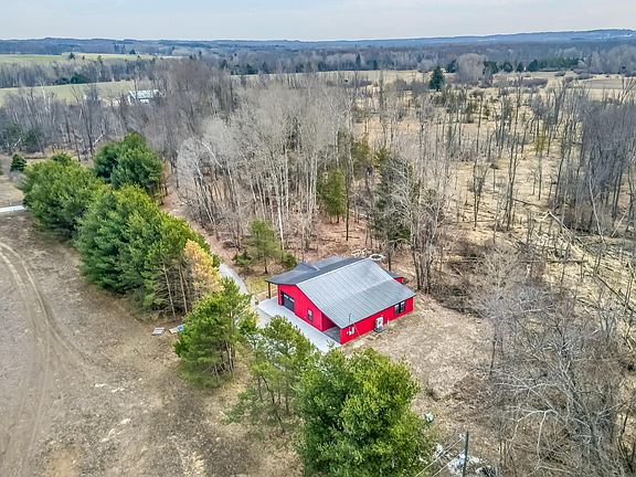 3rd image of 875 E Jackson Rd