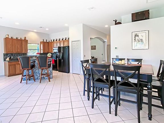 4th image of 9831 Las Casas Dr